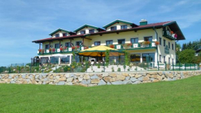 Отель Landgasthof Entenwirt Tarsdorf  Тарсдорф